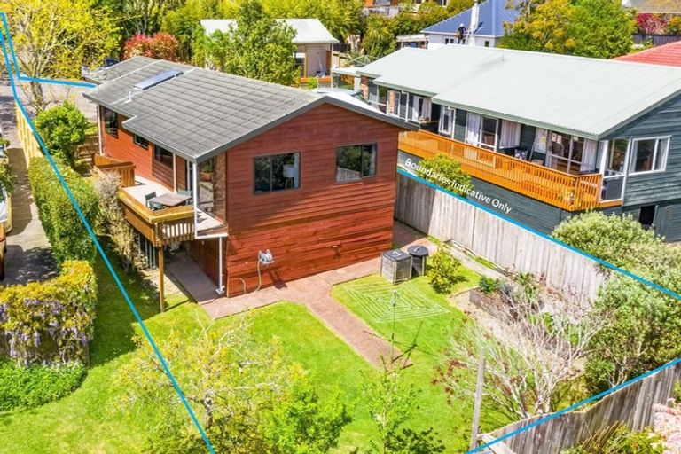 Photo of property in 4150a Great North Road, Glendene, Auckland, 0602