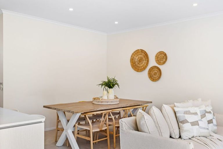 Photo of property in 44 Owen Chapman Drive, Red Beach, 0932