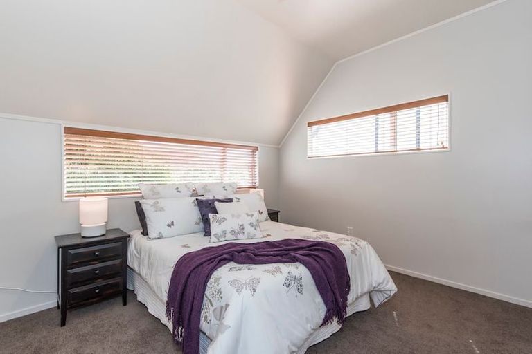 Photo of property in 2/94 Saint Johns Road, Saint Johns, Auckland, 1072