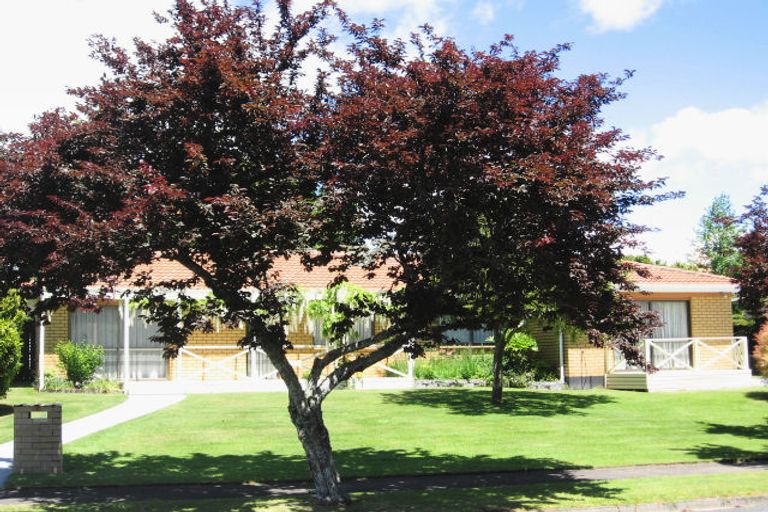 Photo of property in 2 Sheridan Crescent, Leamington, Cambridge, 3432