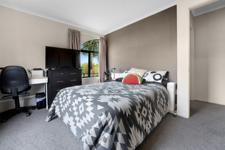 Photo of property in 41 Bronzewing Terrace, Unsworth Heights, Auckland, 0632