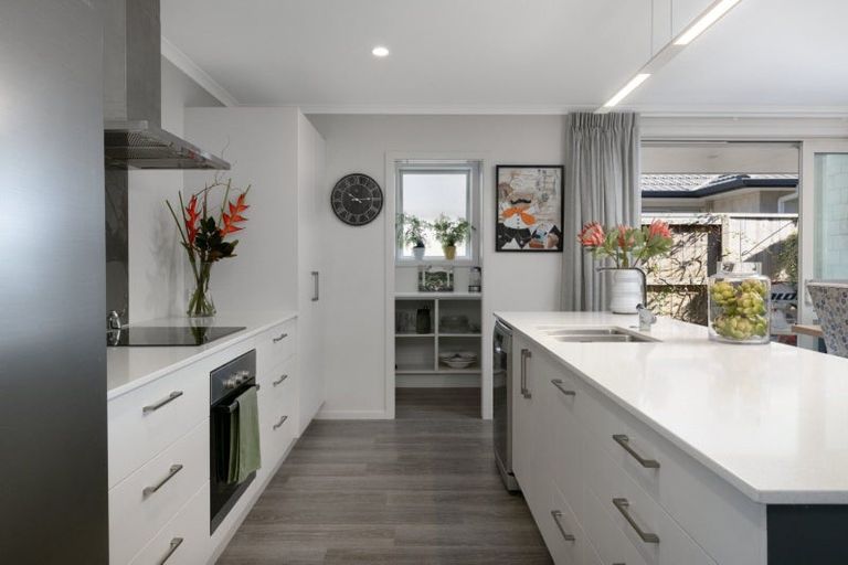 Photo of property in 124 Puhirake Crescent, Pyes Pa, Tauranga, 3112