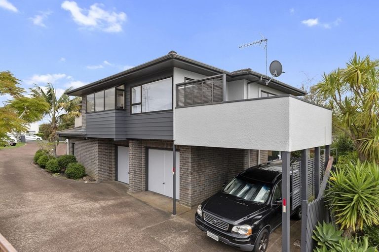 Photo of property in 2/283 Glenfield Road, Glenfield, Auckland, 0629