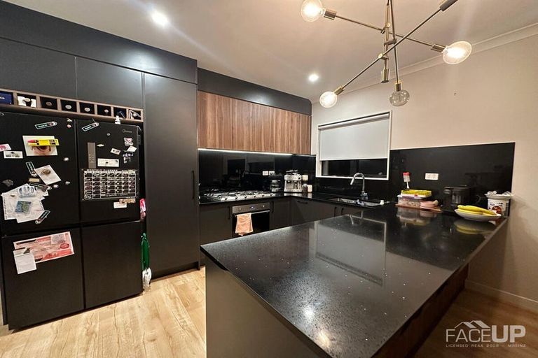 Photo of property in 21 Holcroft Street, Papakura, 2110