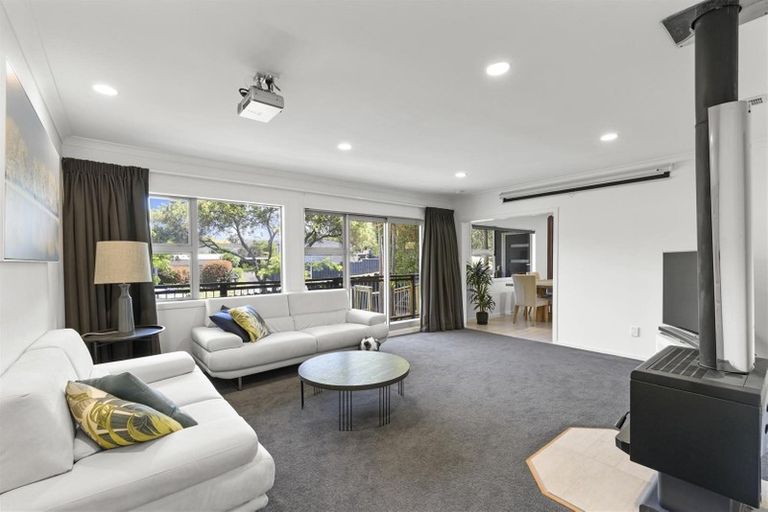 Photo of property in 6 Himalaya Drive, Half Moon Bay, Auckland, 2012