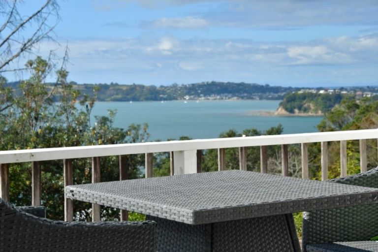 Photo of property in 98 Vipond Road, Stanmore Bay, Whangaparaoa, 0932