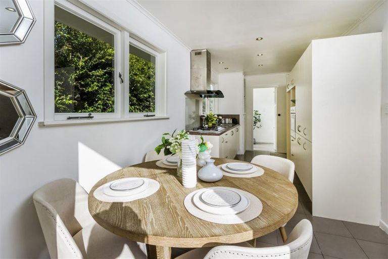 Photo of property in 1/36 Lyttelton Avenue, Forrest Hill, Auckland, 0620