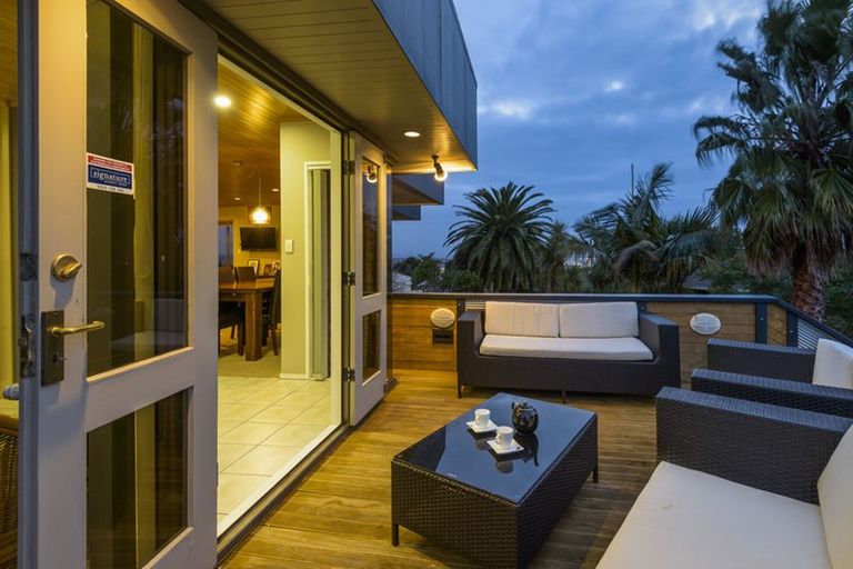 Photo of property in 8 Sophora Place, Totara Heights, Auckland, 2105