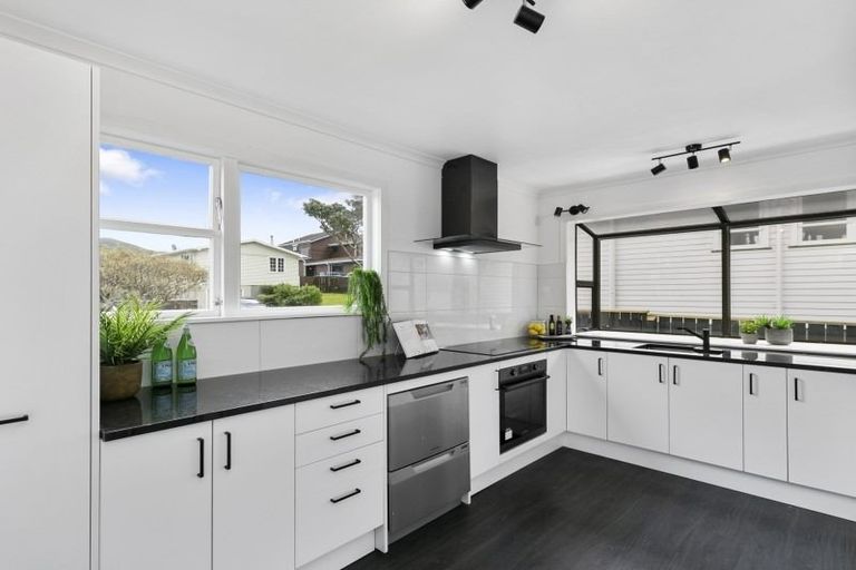 Photo of property in 54 Kandy Crescent, Ngaio, Wellington, 6035