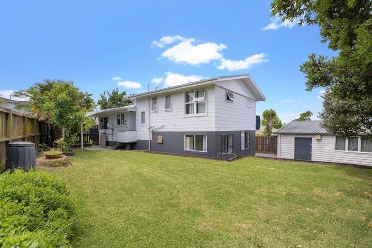 Photo of property in 25 Keegan Drive, Massey, Auckland, 0614