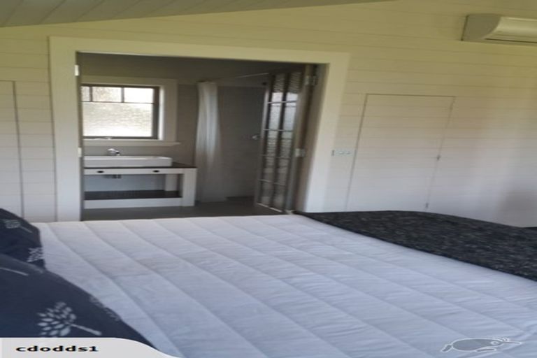 Photo of property in 20 Seabreeze Road, Narrow Neck, Auckland, 0624