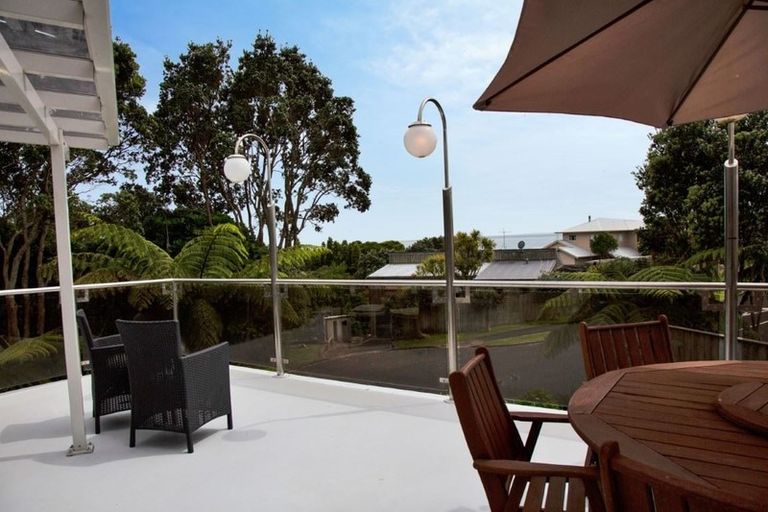 Photo of property in 12 Russell Drive, Oakura, 4314