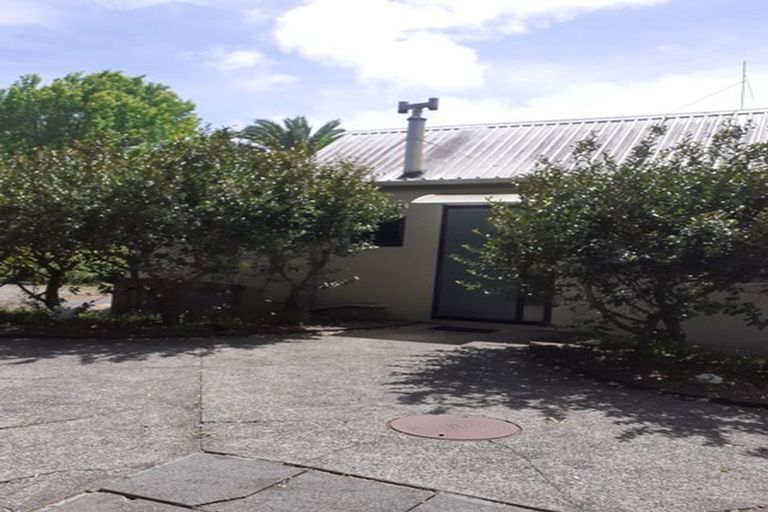 Photo of property in 87 Tawa Road, Kumeu, 0891