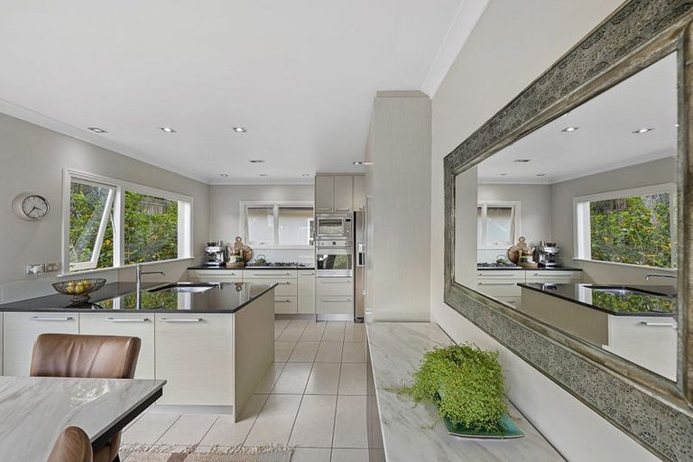 Photo of property in 16b Maunganui Road, Birkenhead, Auckland, 0626