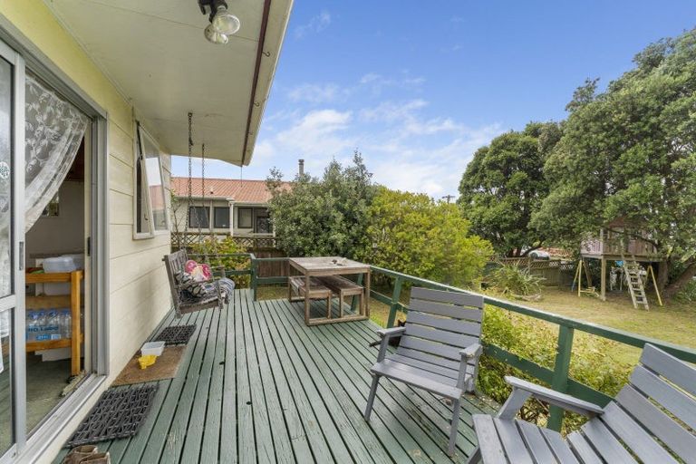 Photo of property in 49 Toi Street, Otaki Beach, Otaki, 5512