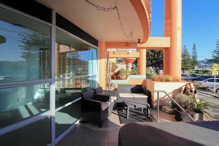 Photo of property in 2/226 Oriental Parade, Oriental Bay, Wellington, 6011