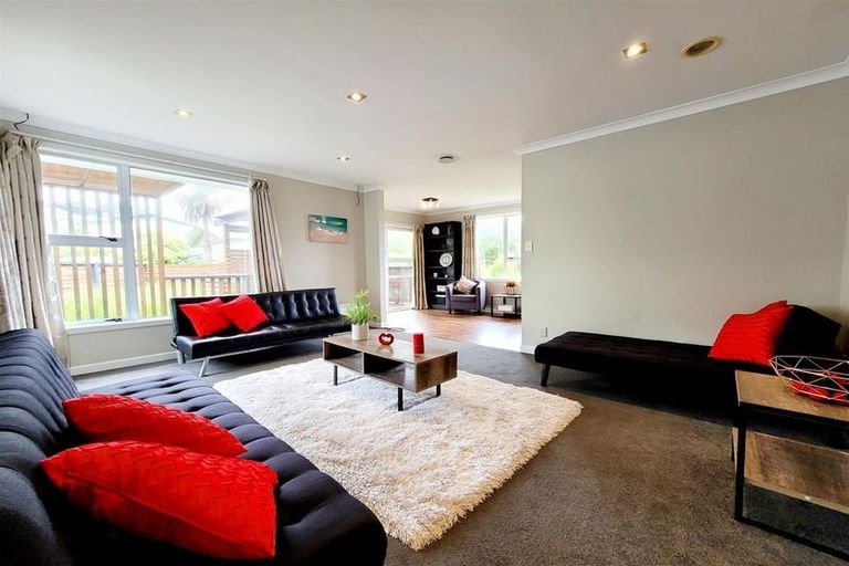 Photo of property in 11 Kimball Place, Johnsonville, Wellington, 6037