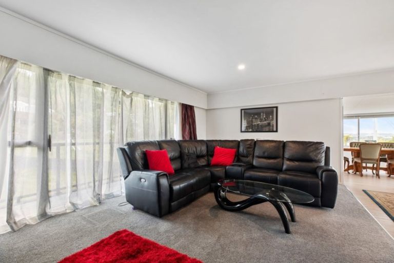 Photo of property in 39 Pohutukawa Avenue, Shelly Park, Auckland, 2014
