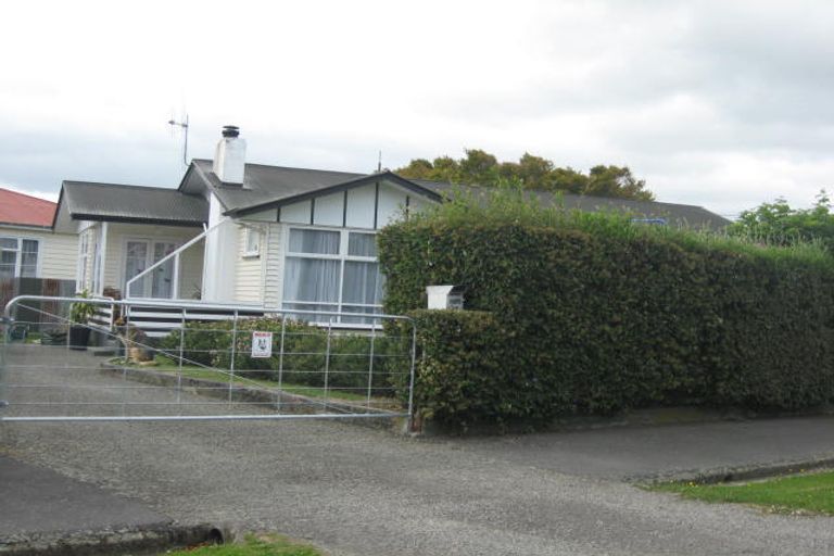 Photo of property in 17 Crewe Street, Pahiatua, 4910