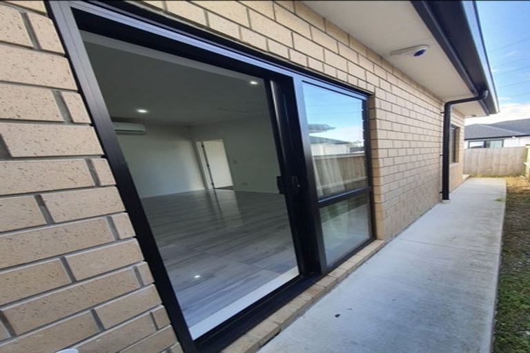Photo of property in 98 Tir Conaill Avenue, Flat Bush, Auckland, 2019