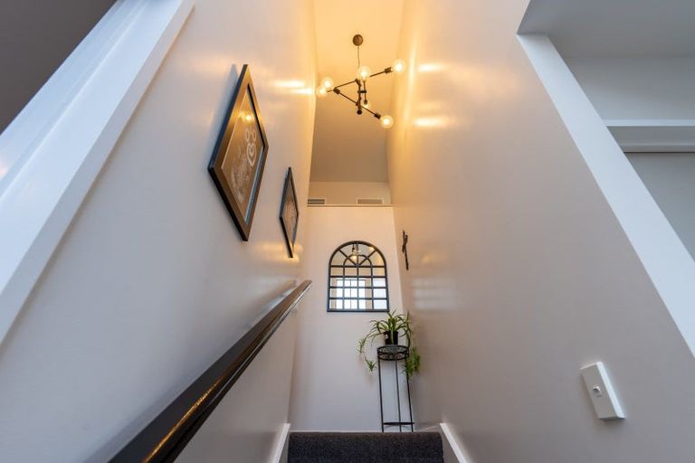 Photo of property in 11 Ruapehu Drive, Fitzherbert, Palmerston North, 4410