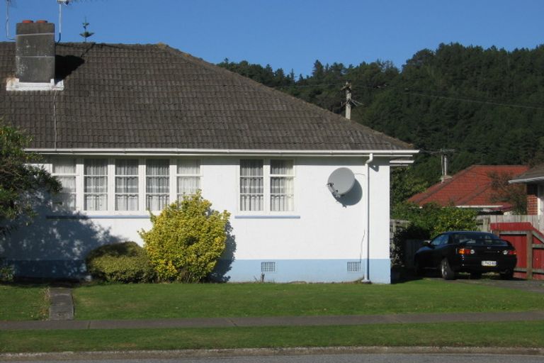 Photo of property in 1284 High Street, Taita, Lower Hutt, 5011