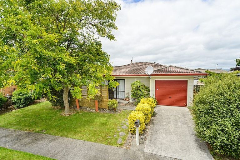 Photo of property in 58 Geraldine Crescent, Cloverlea, Palmerston North, 4412