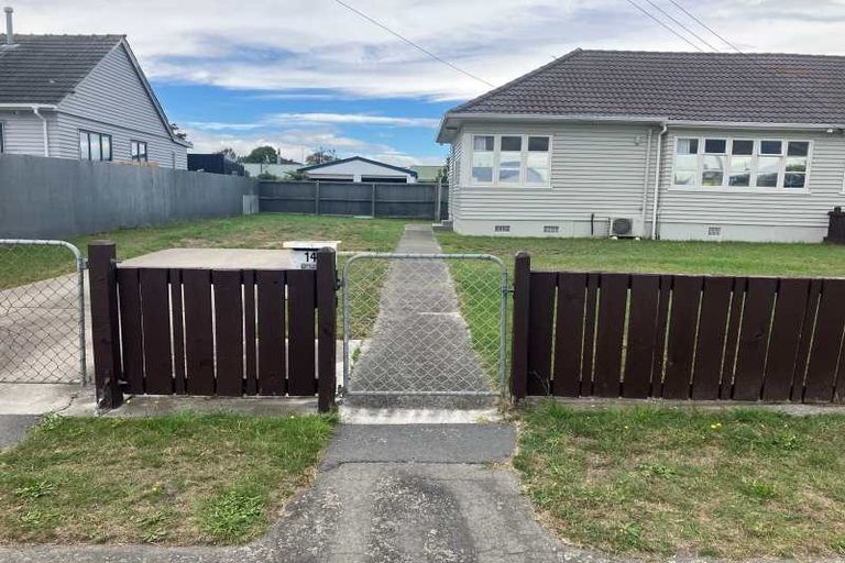 Photo of property in 12 Hardy Street, New Brighton, Christchurch, 8061