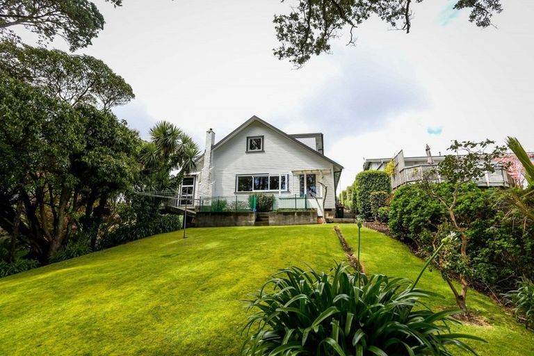 Photo of property in 8 Dorset Avenue, Westown, New Plymouth, 4310