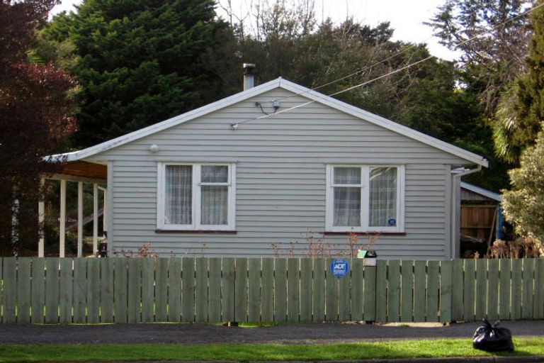 Photo of property in 32 Oxford Street, Lansdowne, Masterton, 5810