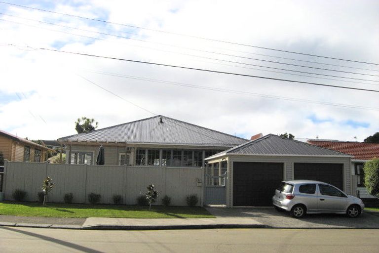 Photo of property in 10 Raine Street, Karori, Wellington, 6012