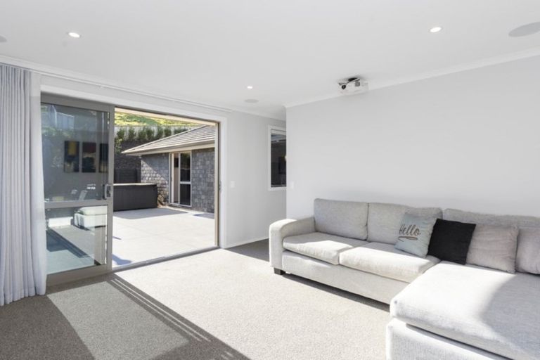 Photo of property in 54 Ballintoy Park Drive, Welcome Bay, Tauranga, 3175