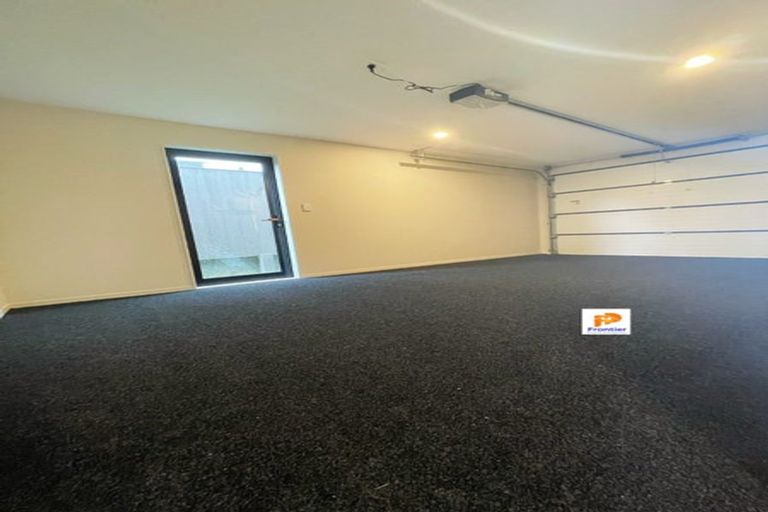 Photo of property in 44 William Souter Street, Forrest Hill, Auckland, 0620