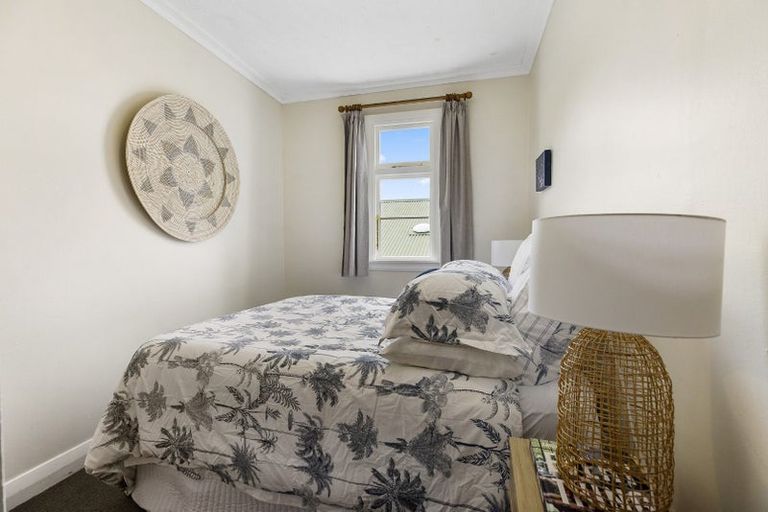 Photo of property in 14 Lerwick Terrace, Melrose, Wellington, 6023