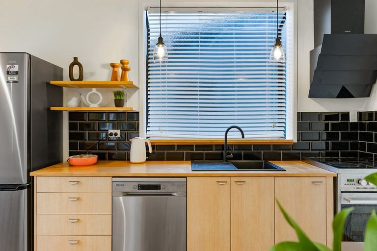 Photo of property in 2/14 Ashcraig Court, Torbay, Auckland, 0630