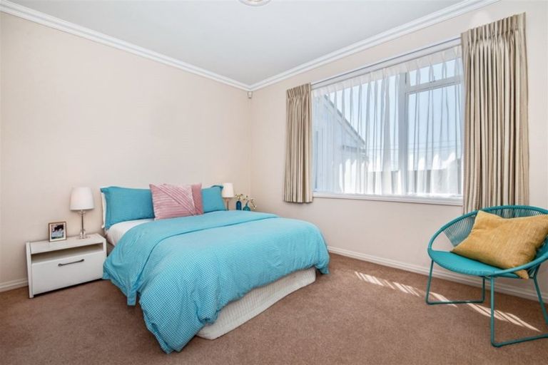 Photo of property in 1/8 Lansdowne Street, Bayswater, Auckland, 0622