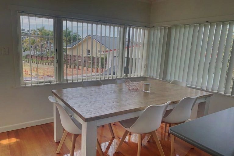 Photo of property in 2 Wyoming Avenue, Murrays Bay, Auckland, 0630