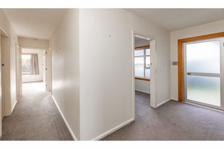Photo of property in 32 Bentley Street, Russley, Christchurch, 8042