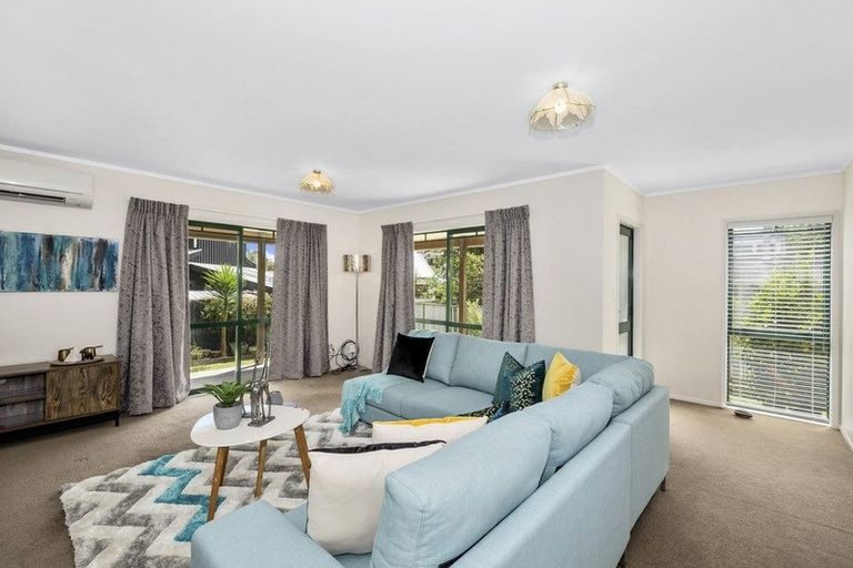 Photo of property in 9c John F Kennedy Place, Glen Eden, Auckland, 0602
