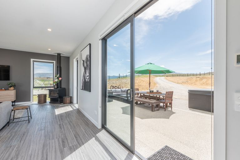 Photo of property in 16 Leaning Rock Road, Springvale, Alexandra, 9393