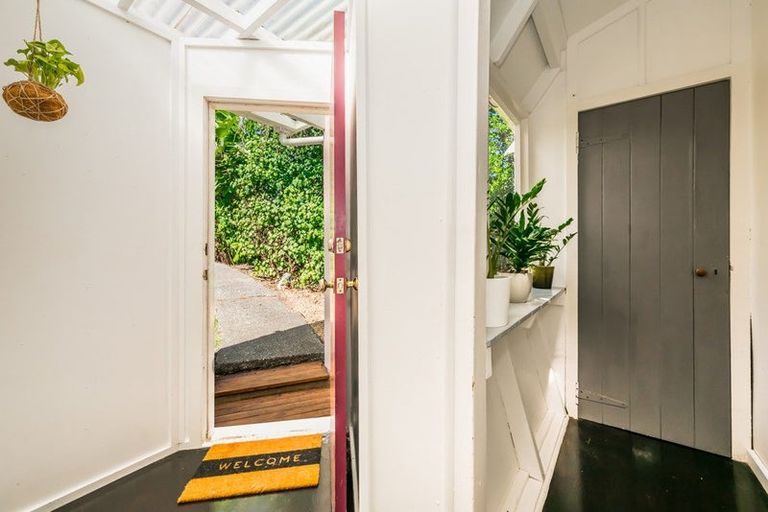 Photo of property in 169 Wellington Road, Paekakariki, 5034