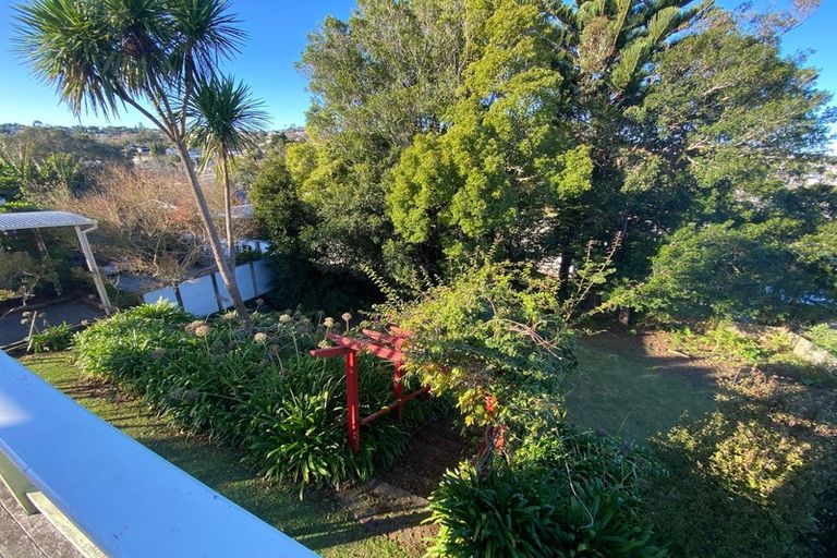 Photo of property in 2/32 Knightsbridge Drive, Forrest Hill, Auckland, 0620