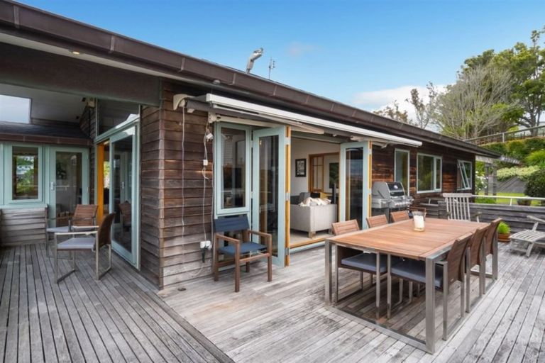 Photo of property in 43 Aotearoa Terrace, Murrays Bay, Auckland, 0630