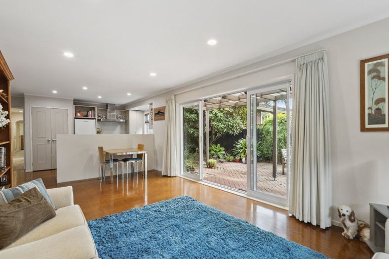 Photo of property in 2 Roselawn Lane, Pahurehure, Papakura, 2113