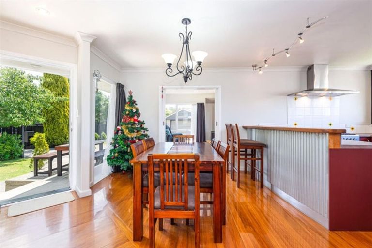 Photo of property in 30 Appleby Crescent, Burnside, Christchurch, 8053