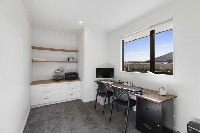 Photo of property in 23 Ridgeland Way, West Melton, 7618