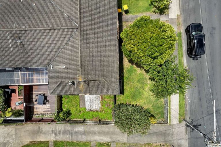 Photo of property in 2/42 Sheridan Drive, New Lynn, Auckland, 0600