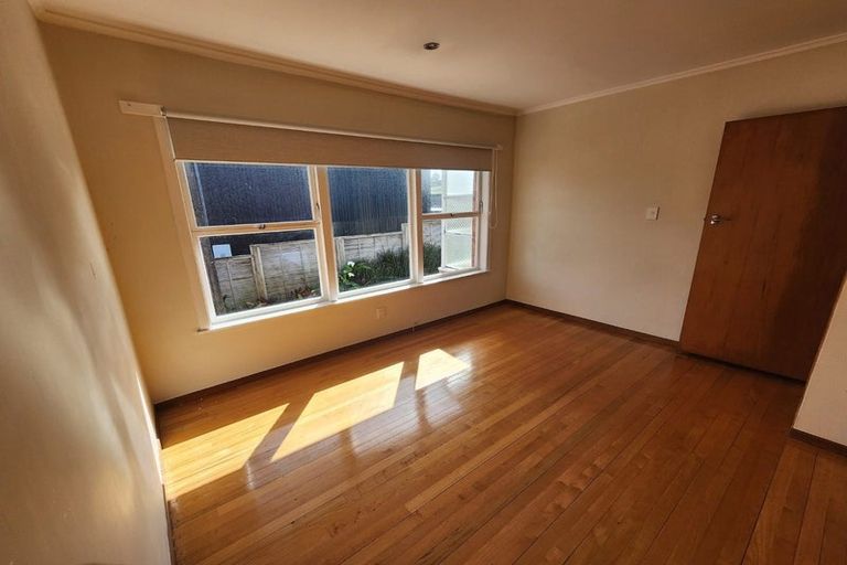 Photo of property in 3/87 Lake Road, Belmont, Auckland, 0622