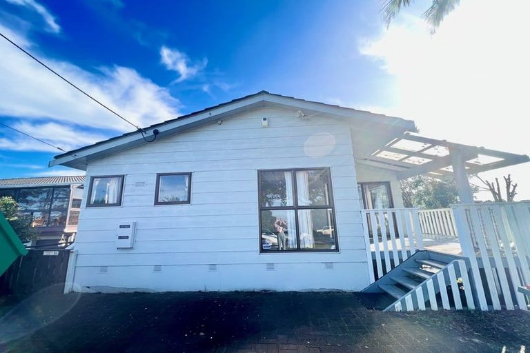 Photo of property in 2/260 Sunset Road, Windsor Park, Auckland, 0632
