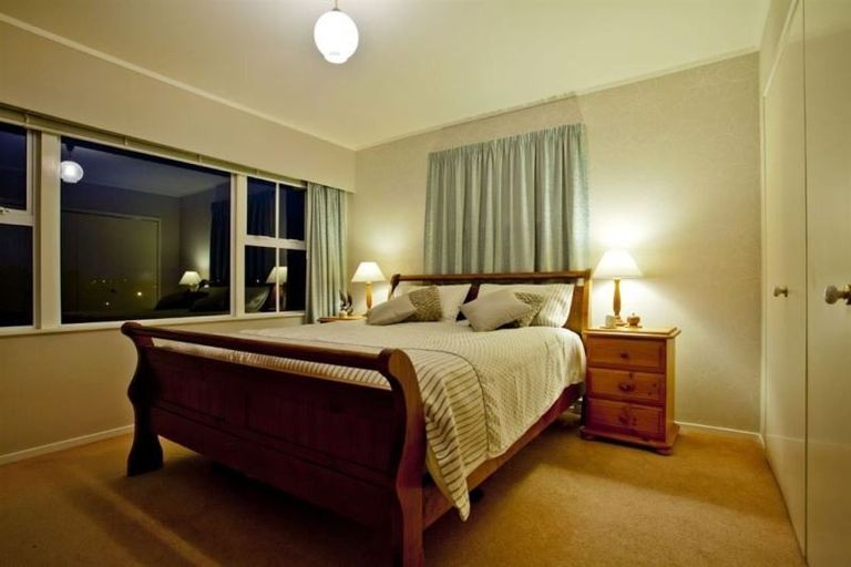 Photo of property in 24 Waitemata Road, Hauraki, Auckland, 0622